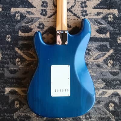 Fender Highway One Stratocaster with Rosewood Fretboard 2003 - Sapphire Blue Transparent image 21