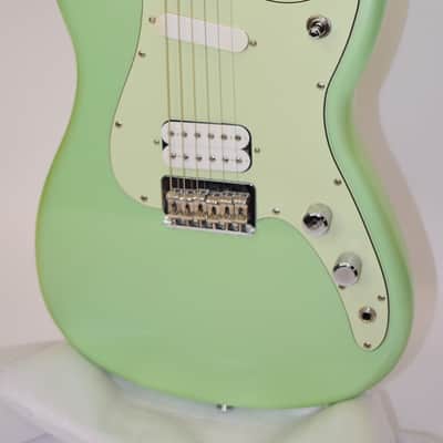 2016 Fender  Duo-Sonic HS Electric Guitar, Rosewood Fingerboard, Surf Pearl image 4