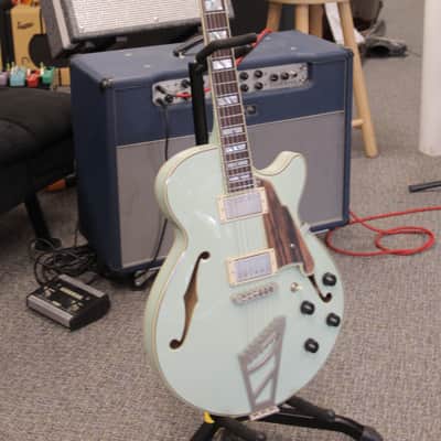 D'Angelico Deluxe SS Semi-Hollow Limited Edition with Stairstep Tailpiece 2021 - Sage image 4