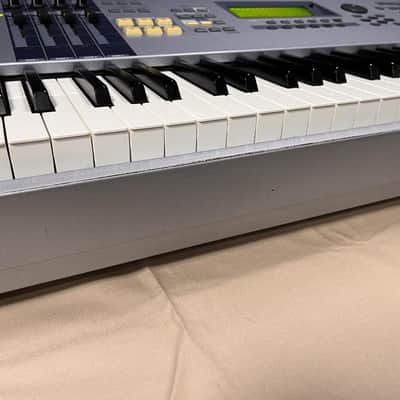 Yamaha Motif ES 8 Production Synthesizer 2000s - Gray image 7