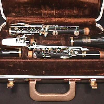 Buescher Aristocrat Bb Clarinet in it's Original Case & Ready to Play   Real Nice!!!   3 C image 1