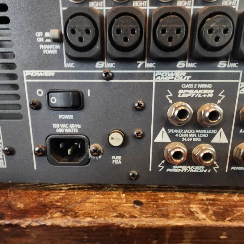 Peavey XR-886 16 Channel Powered Console Mixer | Reverb