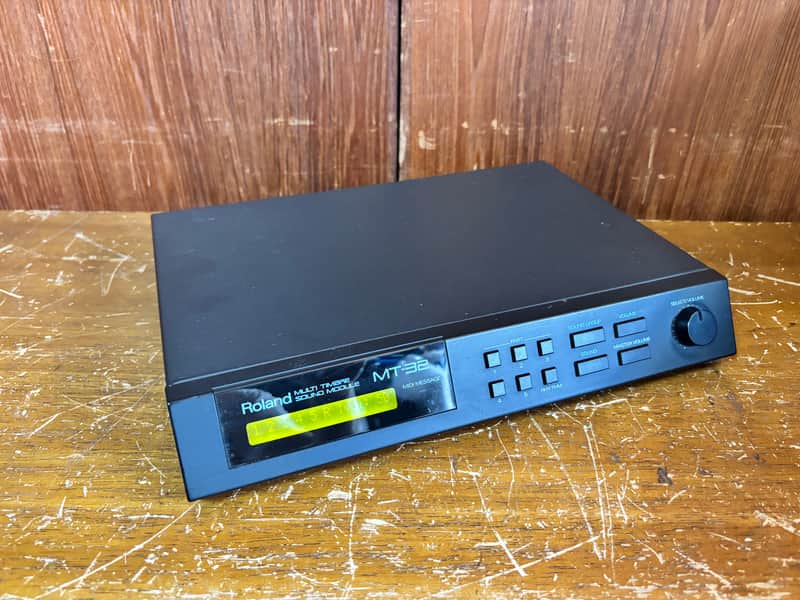 Roland MT-32 Multi-Timbral Synthesizer Module | Reverb