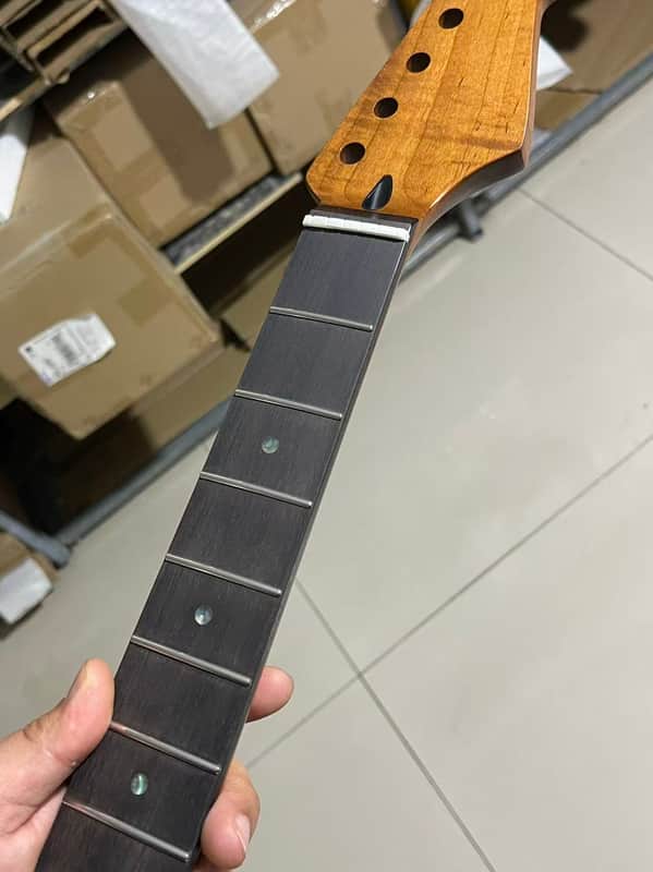 Round end stainless steel 21 frets roasted flame Maple guitar neck 25.5inch hole 10mm Rosewood fingerboard st image 1