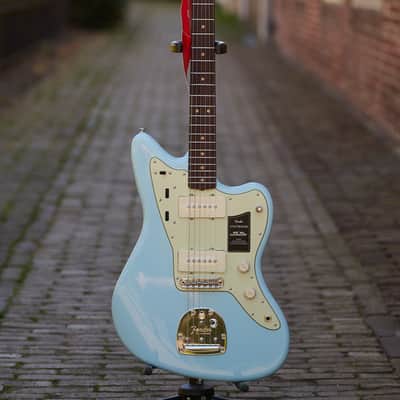 Fender Vintera® III Mid '60s Jazzmaster® - Sonic Blue image 13