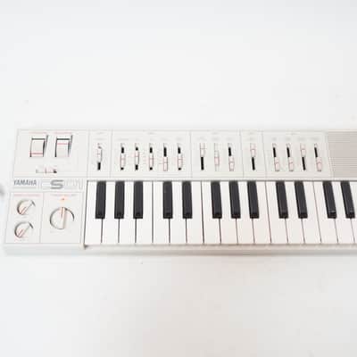 YAMAHA CS01 WHITE Rare Color Mobile Analog Synthesizer CS-01 w/ 100-240V PSU EXCELLENT image 1