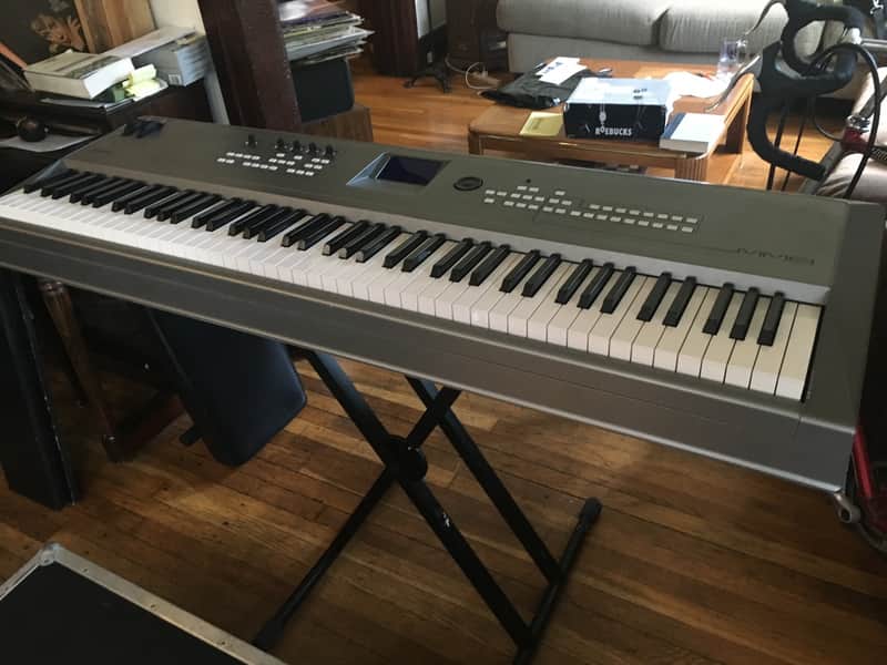 Yamaha MM8 88-Key Synthesizer image 2
