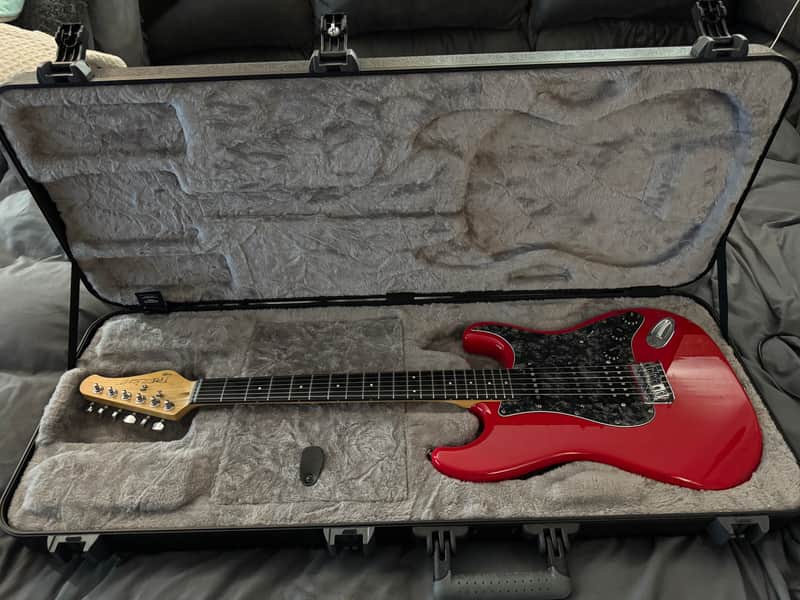 Optek Fretlight 400 with Fender Hard Case image 1
