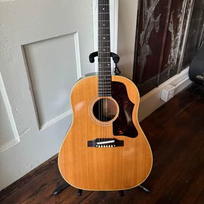 Gibson J-50 1964 - Natural image 1