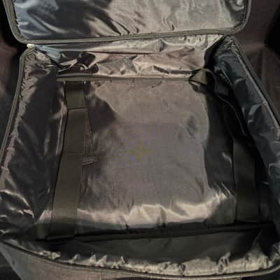 Fender Pedalboard - Medium with soft carrying case image 5