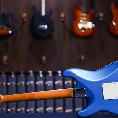 SUHR CLASSIC S VINTAGE LIMITED EDITION LAKE PLACID BLUE image 8