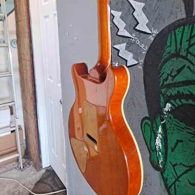 Juicy guitars Santana tribute 2024 - Amber image 2