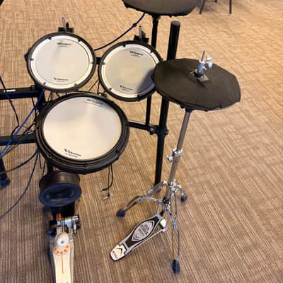 Roland TD-17 V-Drum Kit with Mesh Pads & extras image 4