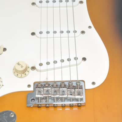 FENDER JAPAN Stratocaster serial number Electric Guitar Ref. No 7661 image 4