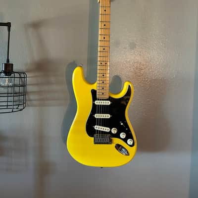 Fender Stratocaster 84”-88’ - Graffiti Yellow image 2