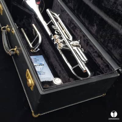 Beautiful Getzen Eterna Severinsen Model trumpet case mouthpiece gamonbrass image 4