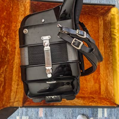 Guerrini Accordion With Hard Case 626 image 6