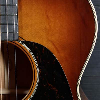 Martin Custom Shop 00-18 Style Premium Mahogany / Bearclaw Engelman image 21