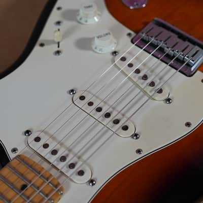 Fender USA Standard Stratocaster Hardtail (2001) + Hard Case image 9