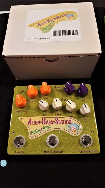 Analog Alien Alien Bass Station w/ Original Box image 1