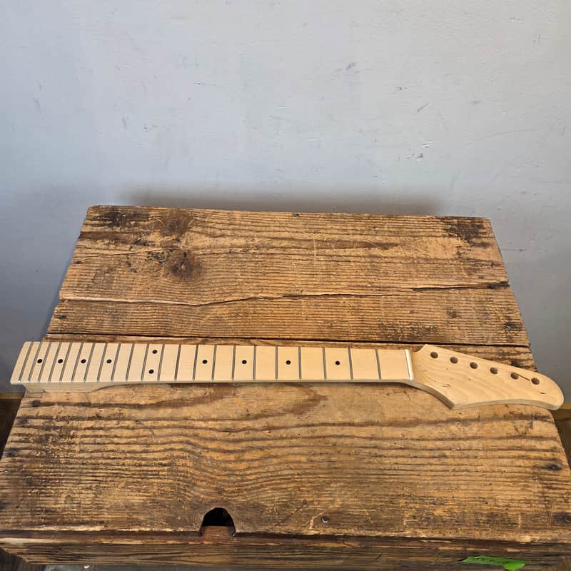 No Name Neck, Strat style - No finish - Unknown image 1