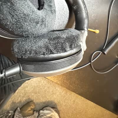 Pioneer HDJ-X5-K Professional DJ Headphones 2010s - Black image 1