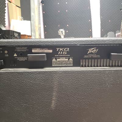 Peavey TKO 115 1x15 Bass Combo Amp image 3