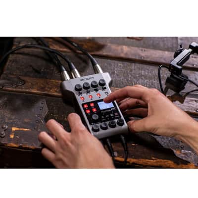 Zoom PodTrak P4 Portable Multitrack Podcast Recorder + 64GB Card + 4x Batteries + Cleaning Cloth image 6
