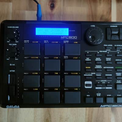 Akai MPC500 Music Production Center 2006 - 2013 - Black