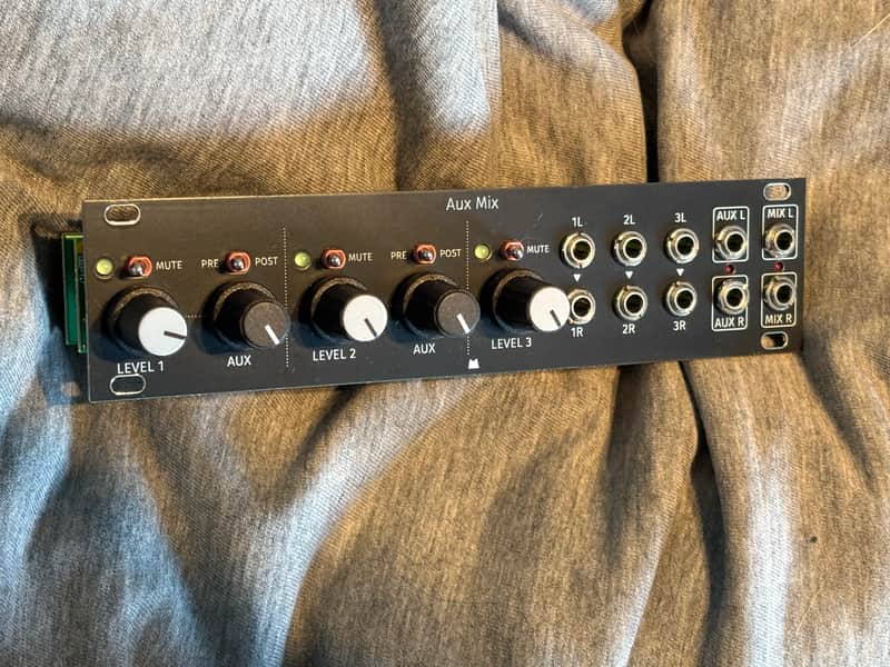 Intellijel Aux Mix 1U