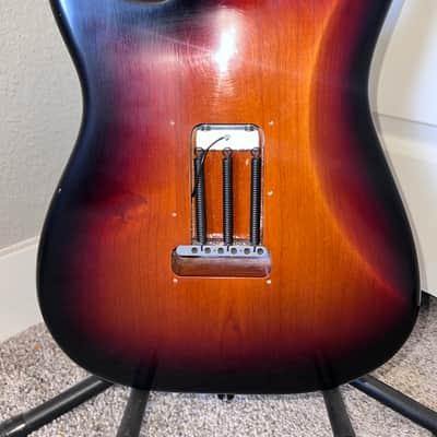 Fender American Standard Stratocaster with Maple Fretboard 2008 - 2016 - 3-Color Sunburst image 2