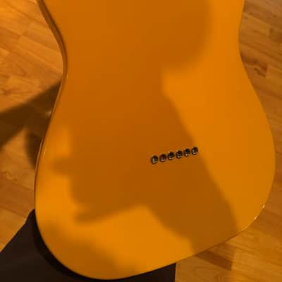 Fender Player Telecaster Left handed - Butterscotch Blonde with Maple Fingerboard  Bundle with Fender G&G Deluxe Hardshell Case for Stratocaster / Telecaster - Tweed with Red Poodle Plush Interior image 6