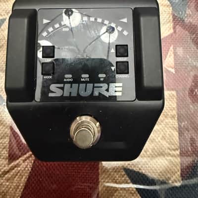 Shure GLXD16+ Wireless Guitar Pedal System image 2