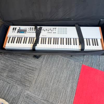 Arturia KeyLab 88 MkII MIDI Controller 2019 - Present - White