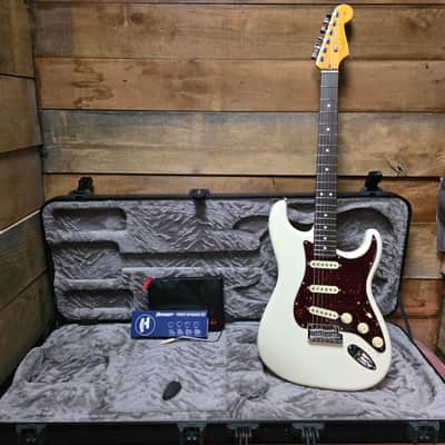 2025 Fender American Professional II Stratocaster® (Pre-Owned) - Olympic White w/ Hard Case image 20