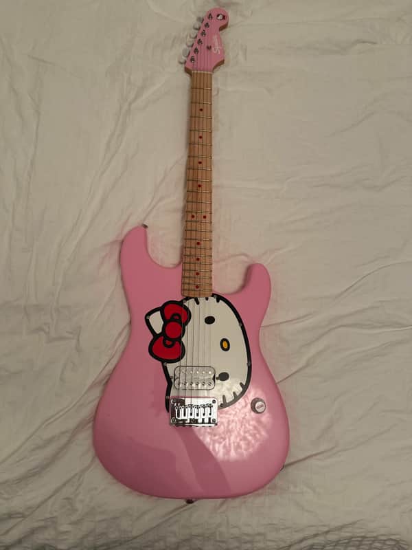 Squier Hello Kitty Stratocaster 2024 - Present - Pink image 1