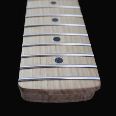 ROASTED MAPLE STRATOCASTER NECK image 6