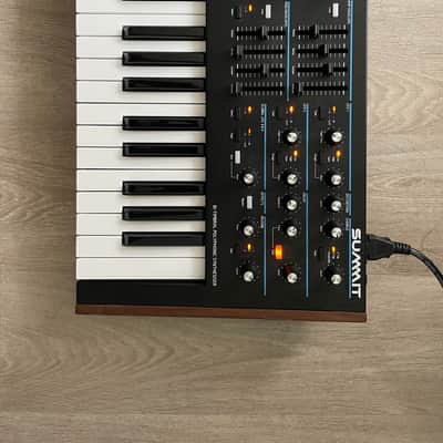 Novation Summit image 3