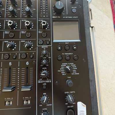 Pioneer DJM-V10 6-Channel Professional Mixer 2020 - Black image 3