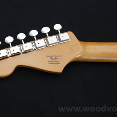 Squier Classic Vibe '60s Stratocaster with Laurel Fretboard 2019 - Present - Lake Placid Blue image 13