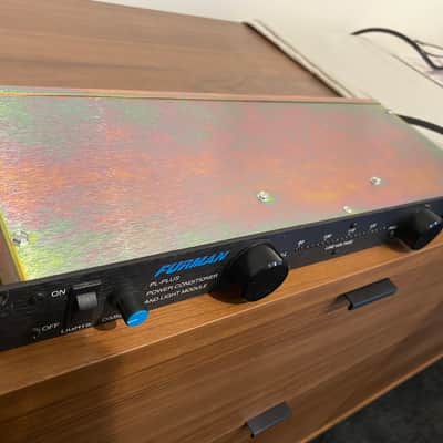 Furman PL-Plus Power Conditioner and Light Module 2000s - Black image 5