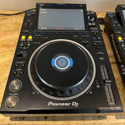 2x Pioneer CDJ 3000 inc. PRO DJ multi-player. image 3