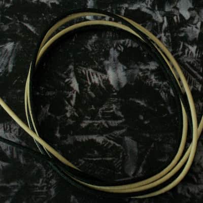 6 Feet 22 awg Gavitt Pushback Cloth Guitar Wire 22ga (3 Ft Black / 3 Ft White) Bild 1