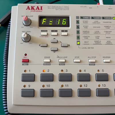 Akai S20 Stereo Phrase Sampler 1997 - White- SERVICED - MAXED image 3