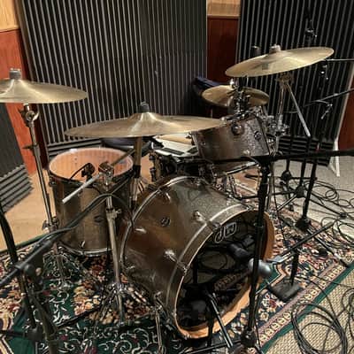 Immagine DW Drums Performance Series with Collectors Black Nickel Over Brass Snare - Titanium Sparkle - 3