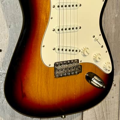 Rare 1986 Fender American Vintage '62 Stratocaster - 3-Color Sunburst, Wicked Kool Vintage Stratocaster! Pro Set Up and Ships Fast! image 3