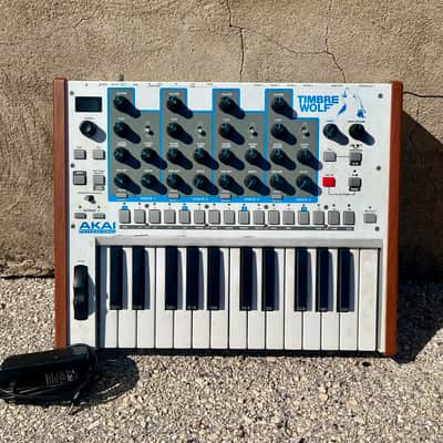 Akai Timbre Wolf 2010s - White