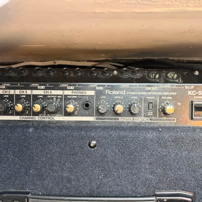 Roland KC-550 4-Channel 180-Watt 1x15" Keyboard Combo 2002 - Present - Black image 2
