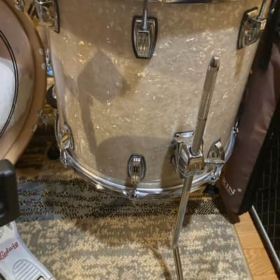 Ludwig Classic Maple 4 piece set 2000’s - vintage marine pearl image 7