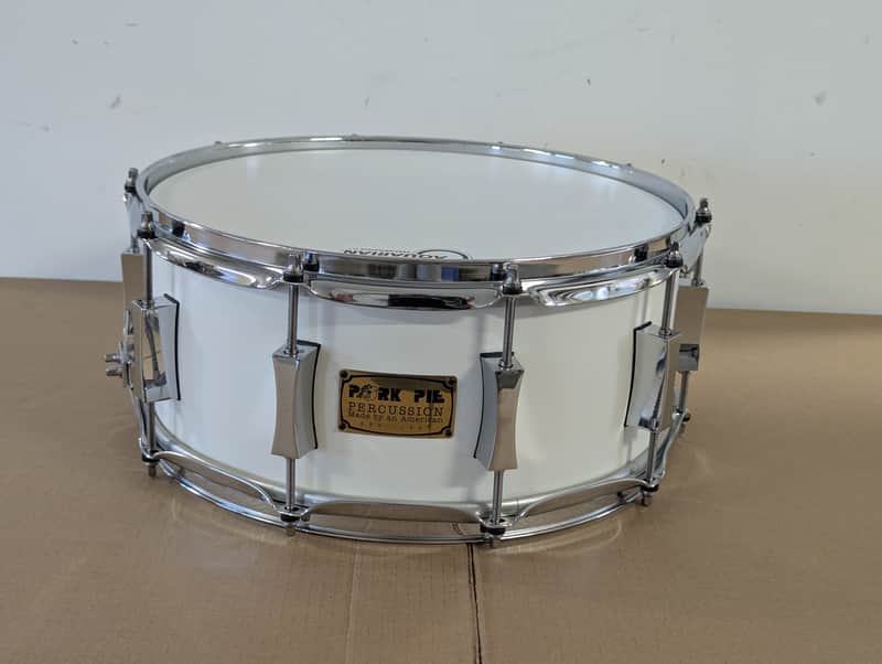Pork Pie 14x6 in mahogany/ Maple 10 lug snare drum 2012 - White image 1